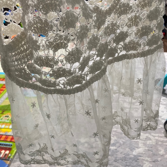 Love Tree Happens White Lace and Crochet Crop Top Size Small EUC - Picture 6 of 6